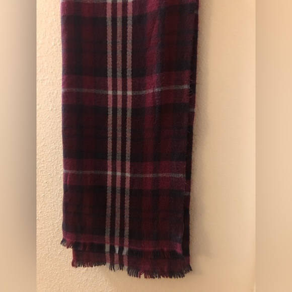 Banana Republic Rectangular Check Plaid Scarf - Picture 8 of 9